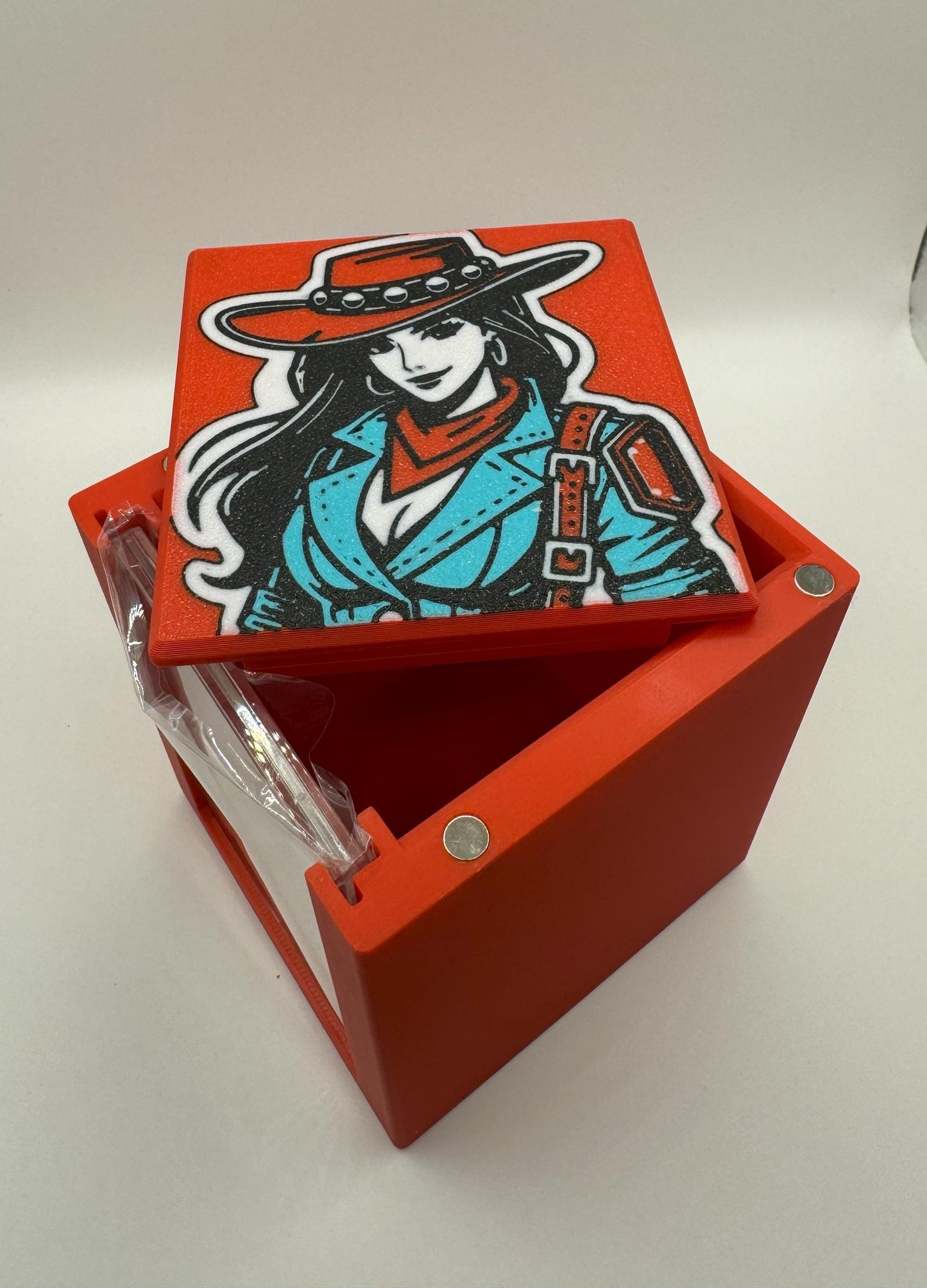 Stella Lee, Wild Card - Magnetic Commander Showcase Deck Box