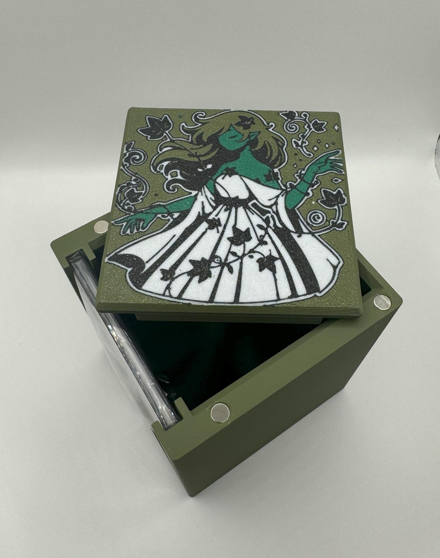 Sythis, Harvest's Hand - Magnetic Commander Showcase Deck Box