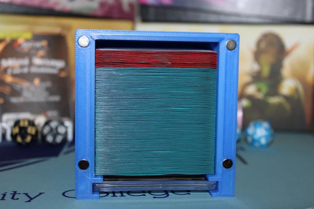 Magnetic Commander Showcase Deck Box - Multiple Color Options