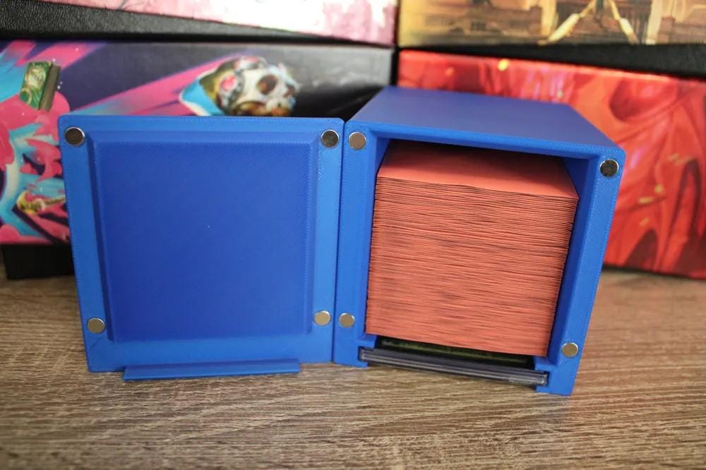 Neerdiv, Devious Diver - Magnetic Commander Showcase Deck Box