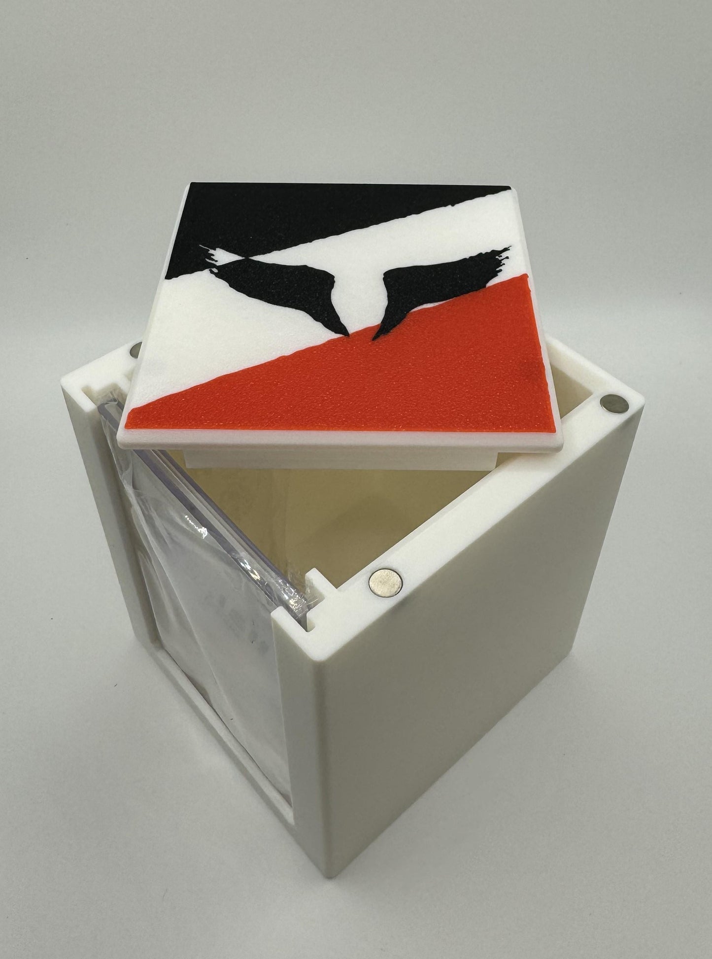 Mardu Tarkir Clan - Magnetic Commander Showcase Deck Box