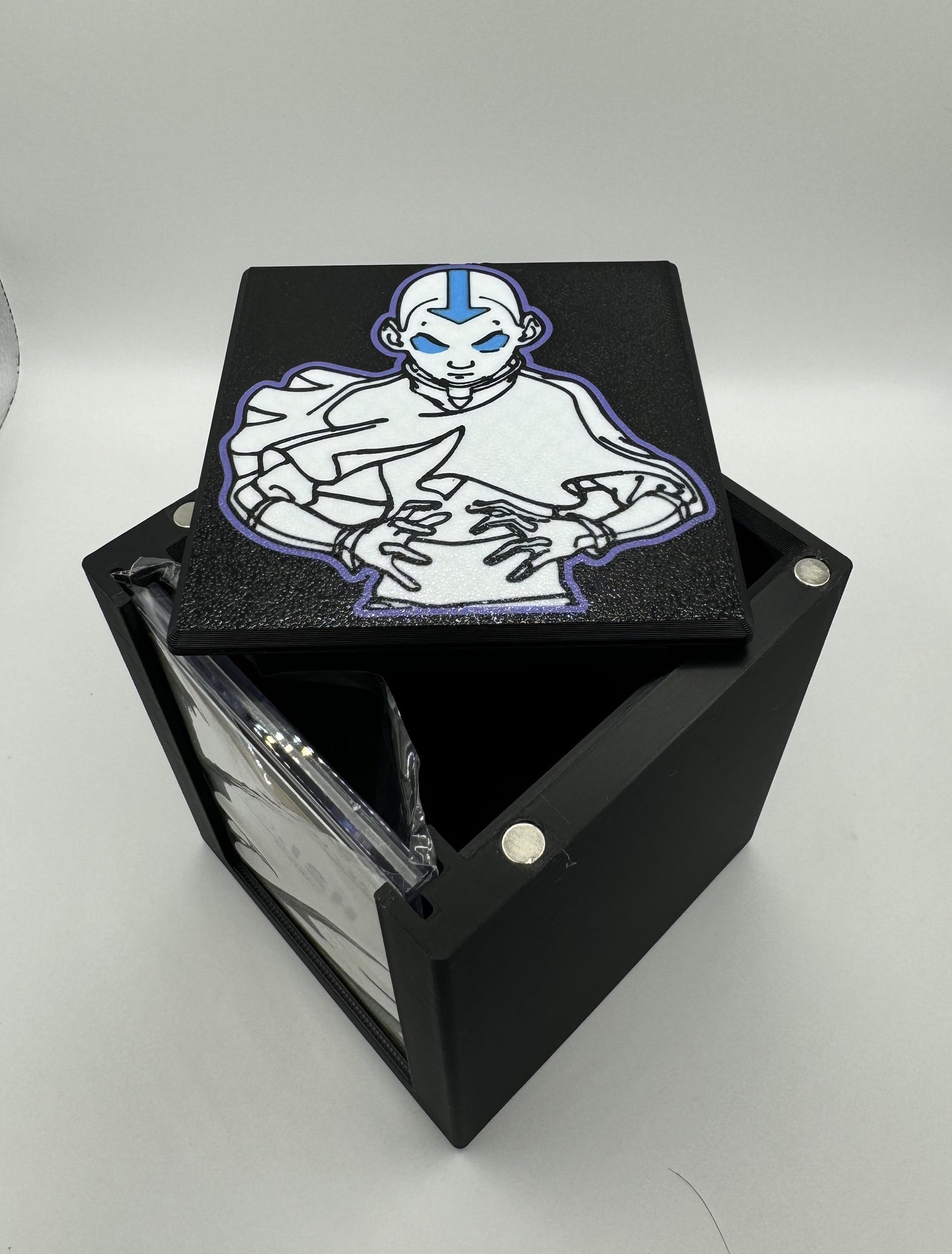 Air Bender - Magnetic Commander Showcase Deck Box