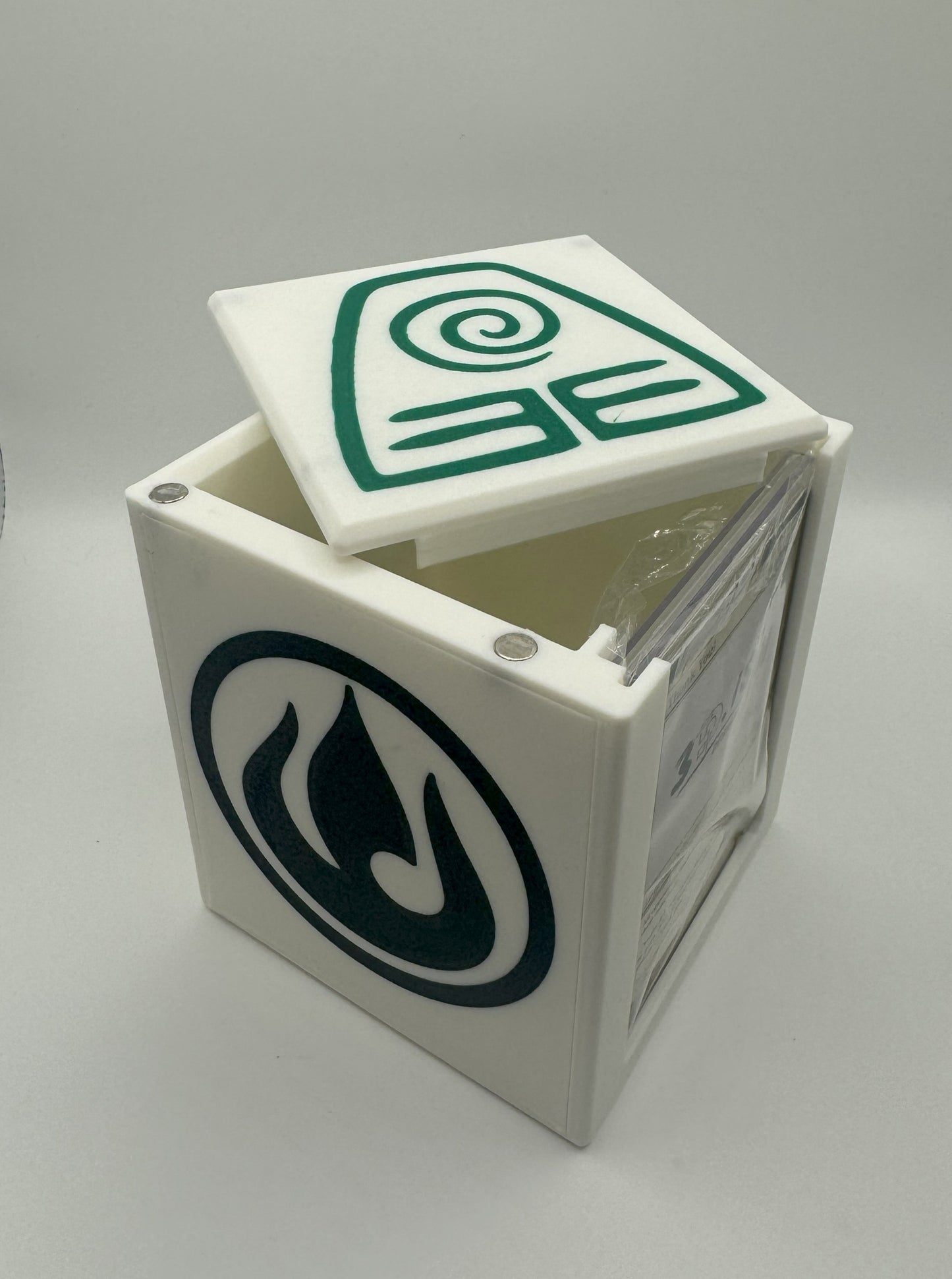 Nation Symbols - Magnetic Commander Showcase Deck Box