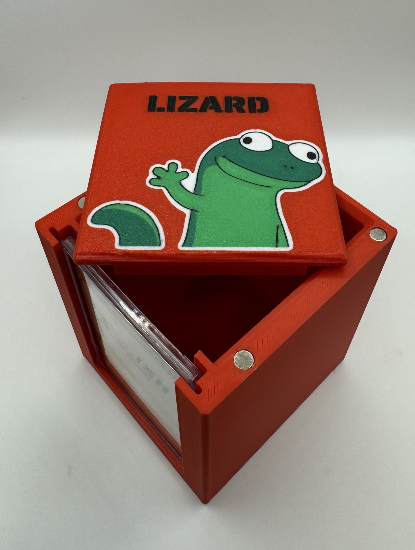 Lizard Meme - Magnetic Commander Showcase Deck Box