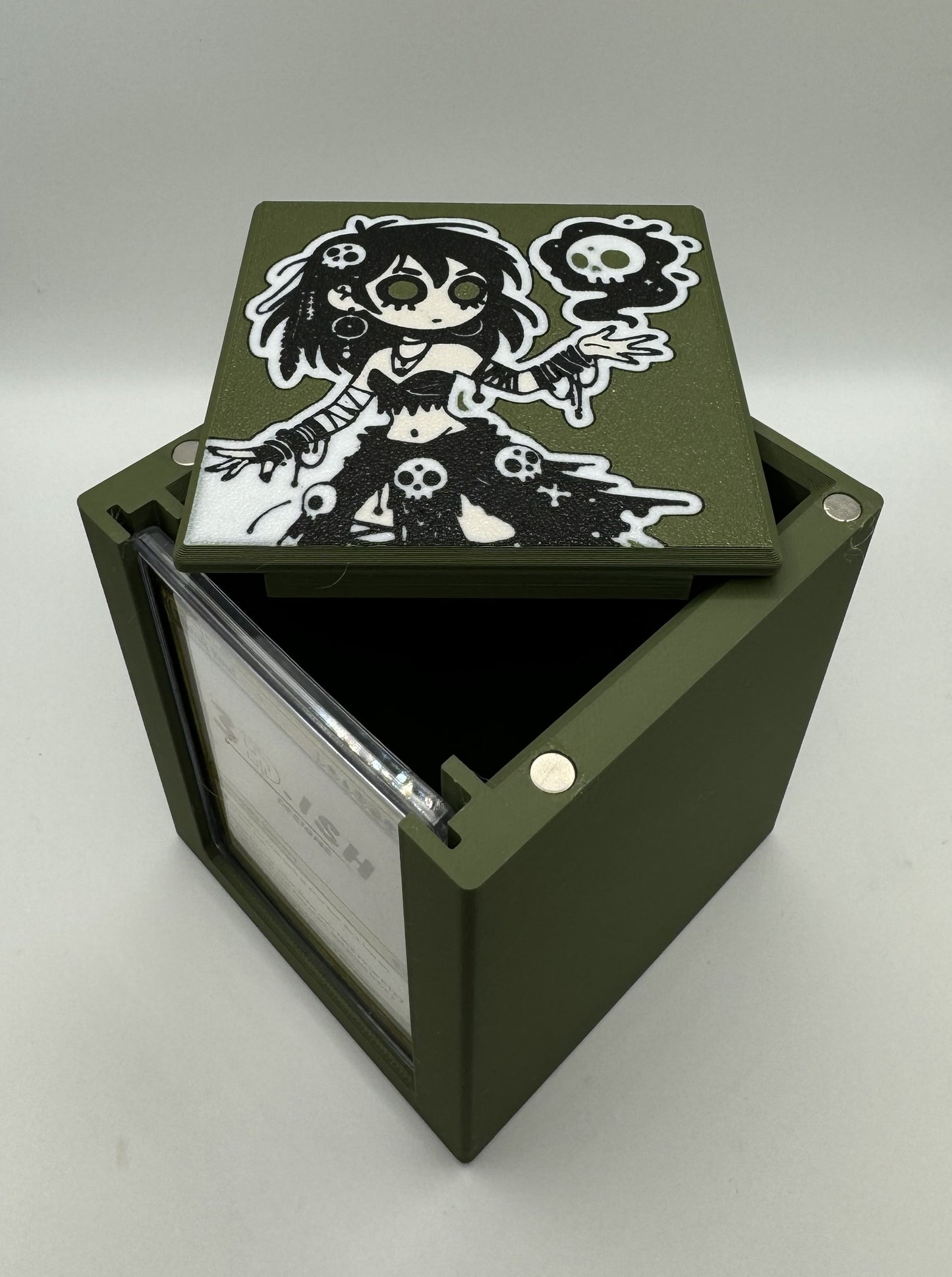 Meren of Clan Nel Toth - Magnetic Commander Showcase Deck Box