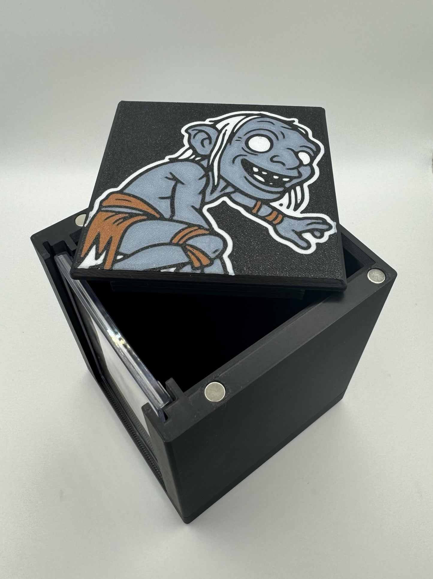 Gollum - Magnetic Commander Showcase Deck Box