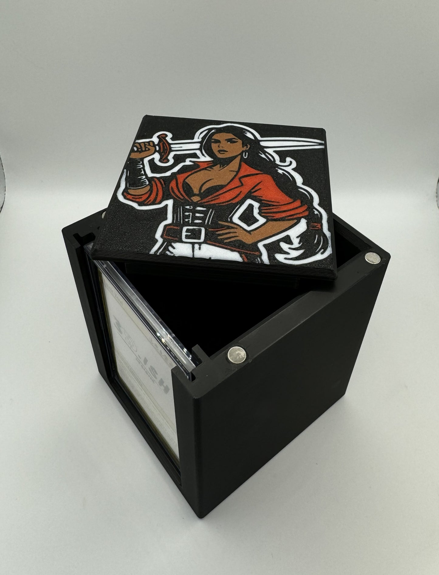 Sisay, Weatherlight Captain - Magnetic Commander Showcase Deck Box