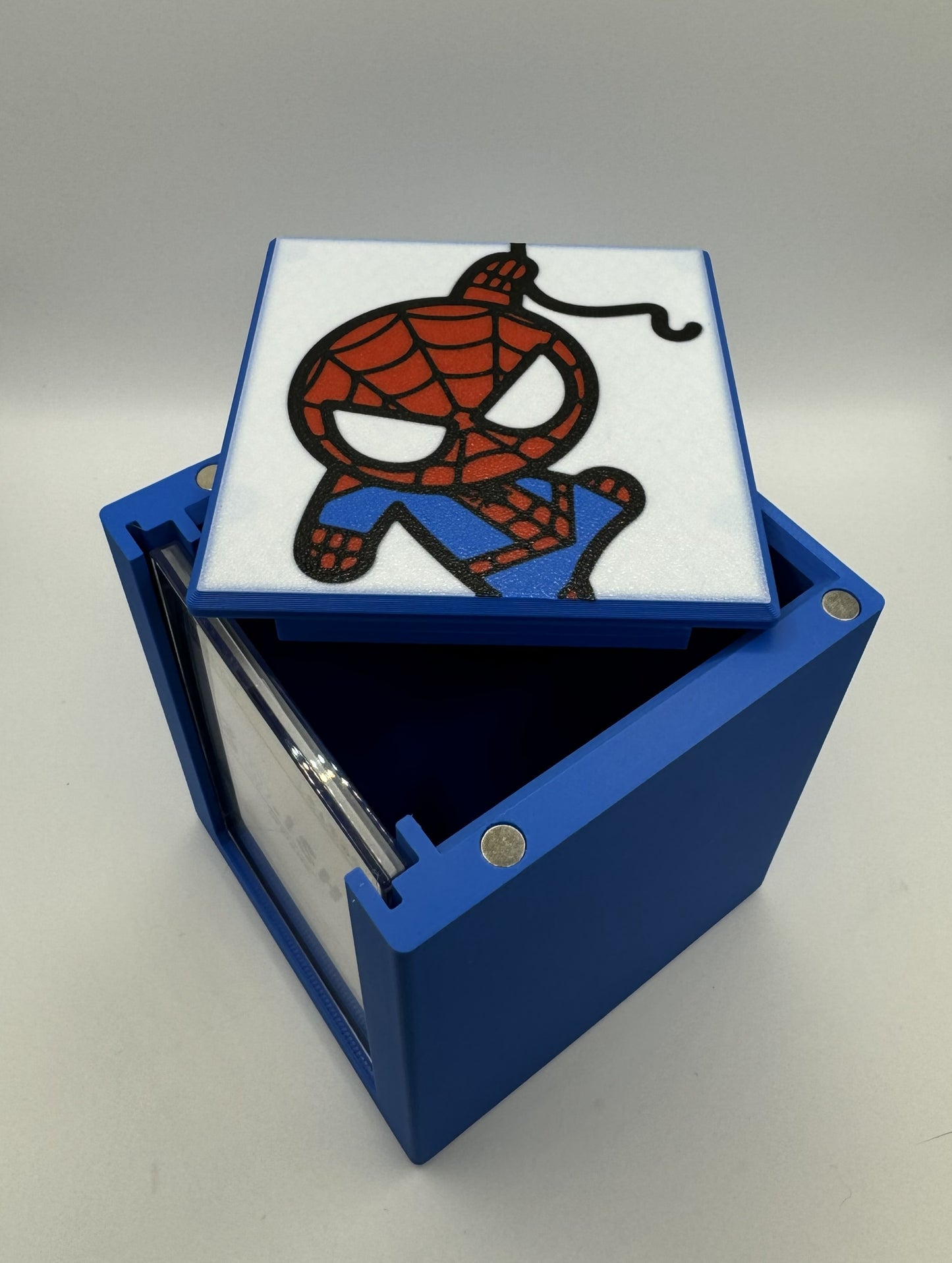 Chibi Spiderman - Magnetic Commander Showcase Deck Box