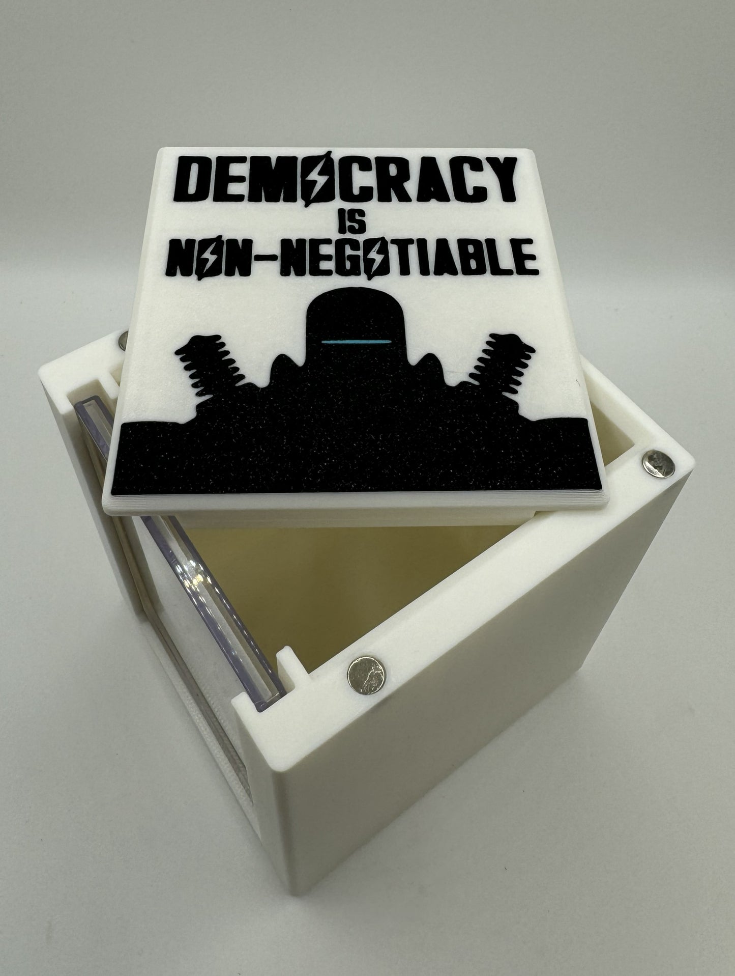 Liberty Prime, Recharged - Magnetic Commander Showcase Deck Box