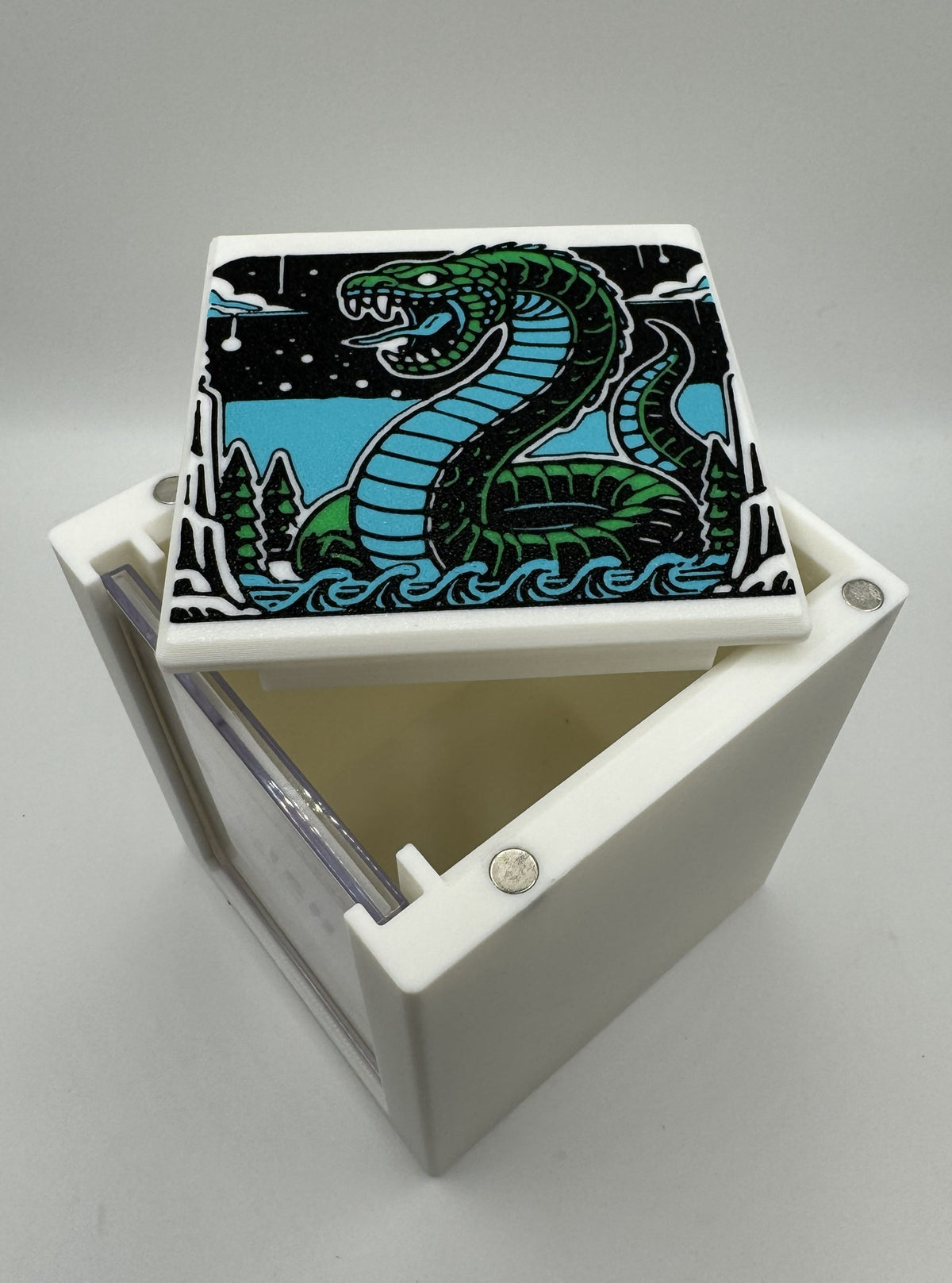 Koma, Cosmos Serpent - Magnetic Commander Showcase Deck Box
