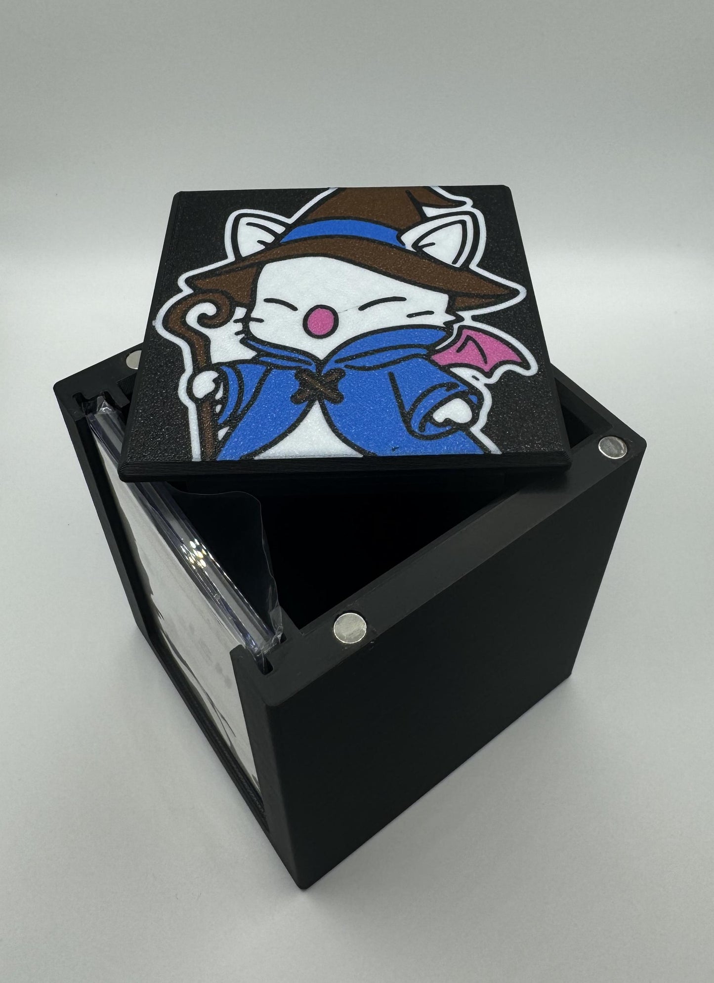 Moogle - Magnetic Commander Showcase Deck Box