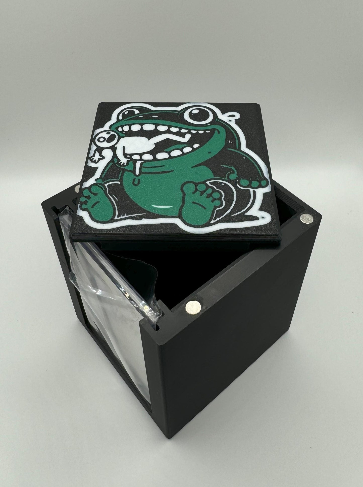 The Gitrog Monster - Magnetic Commander Showcase Deck Box