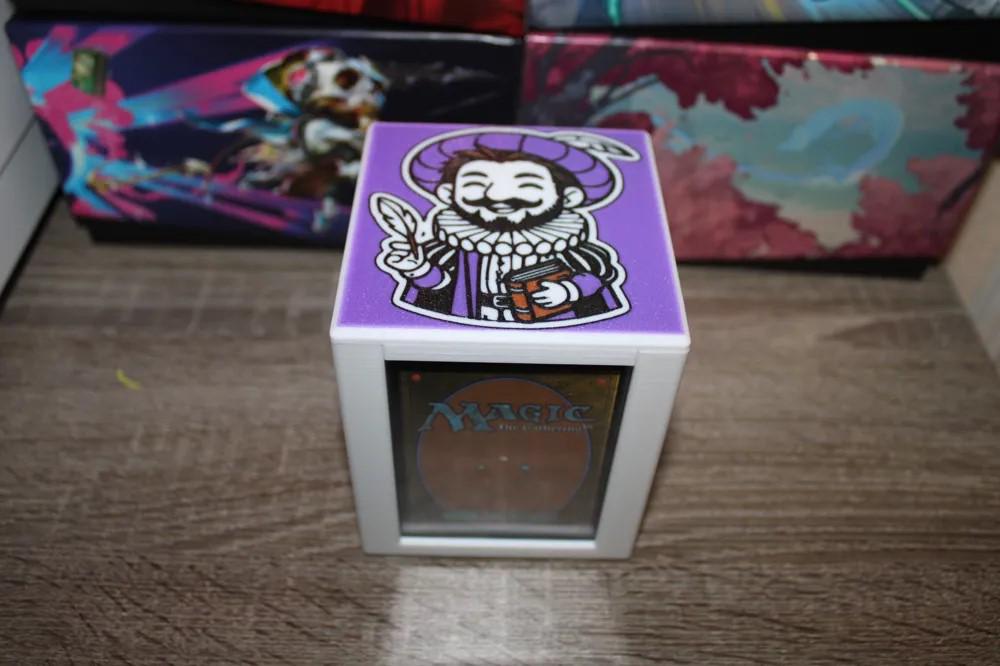 Volo, Iterant Scholar / Guide to Monsters - Magnetic Commander Showcase Deck Box