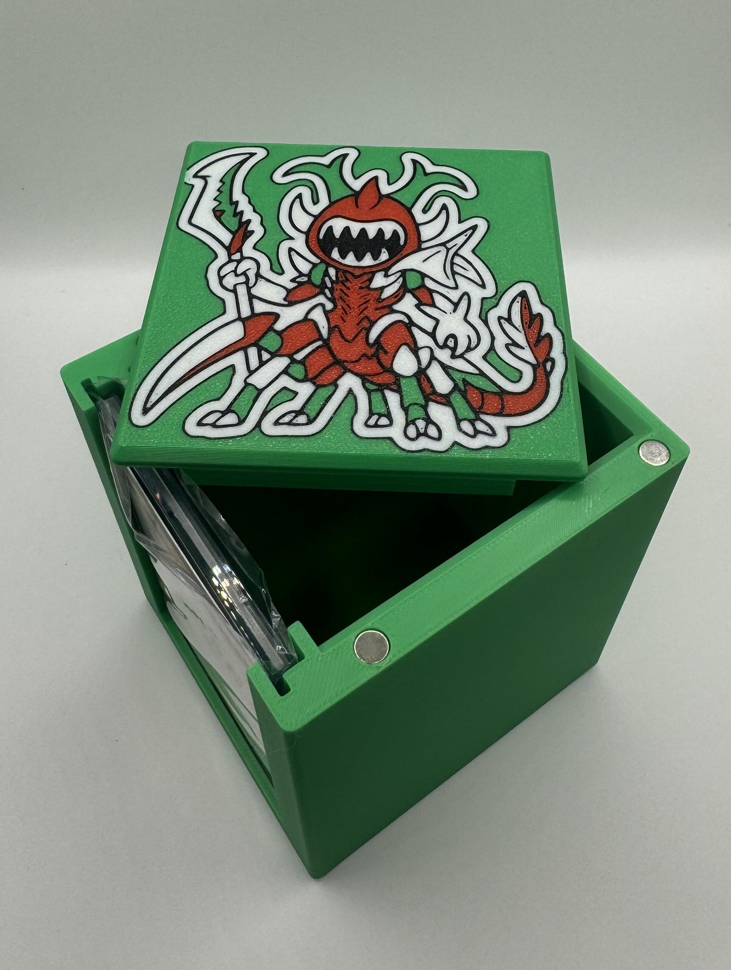 Vishgraz, the Doomhive - Magnetic Commander Showcase Deck Box