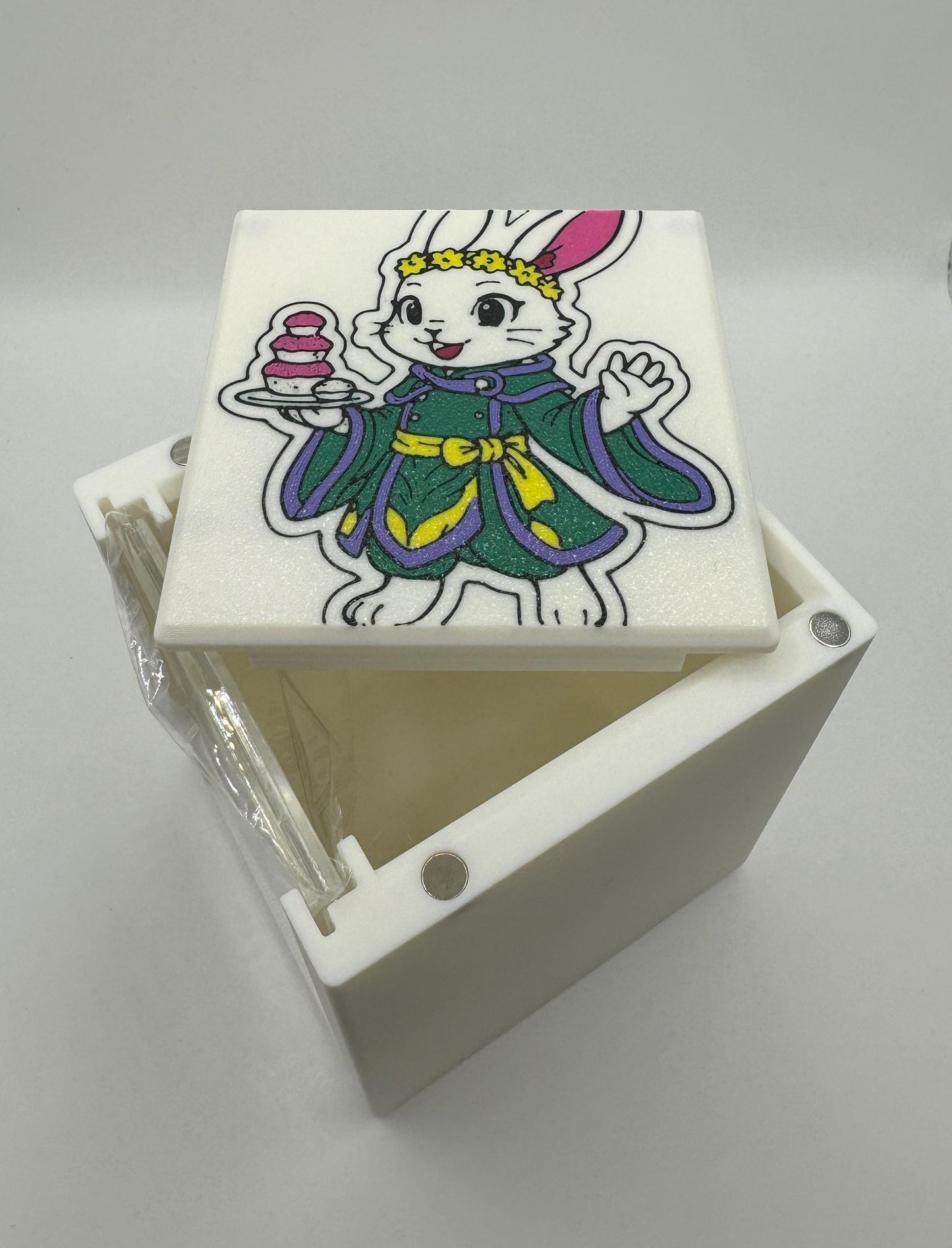 Ms. Bumbleflower - Magnetic Commander Showcase Deck Box