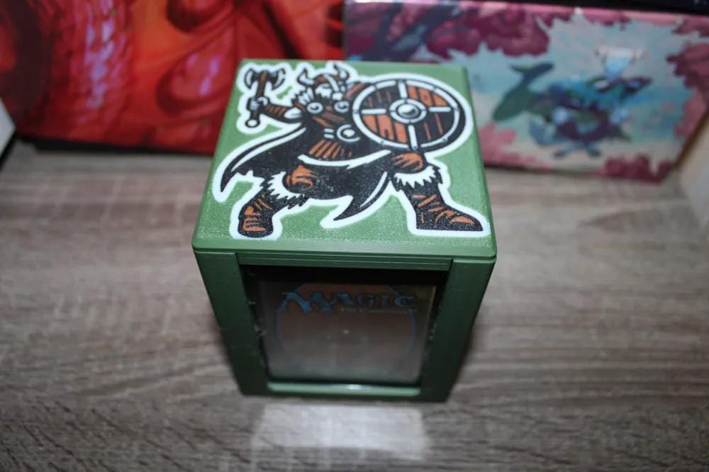 Viking Theme - Magnetic Commander Showcase Deck Box