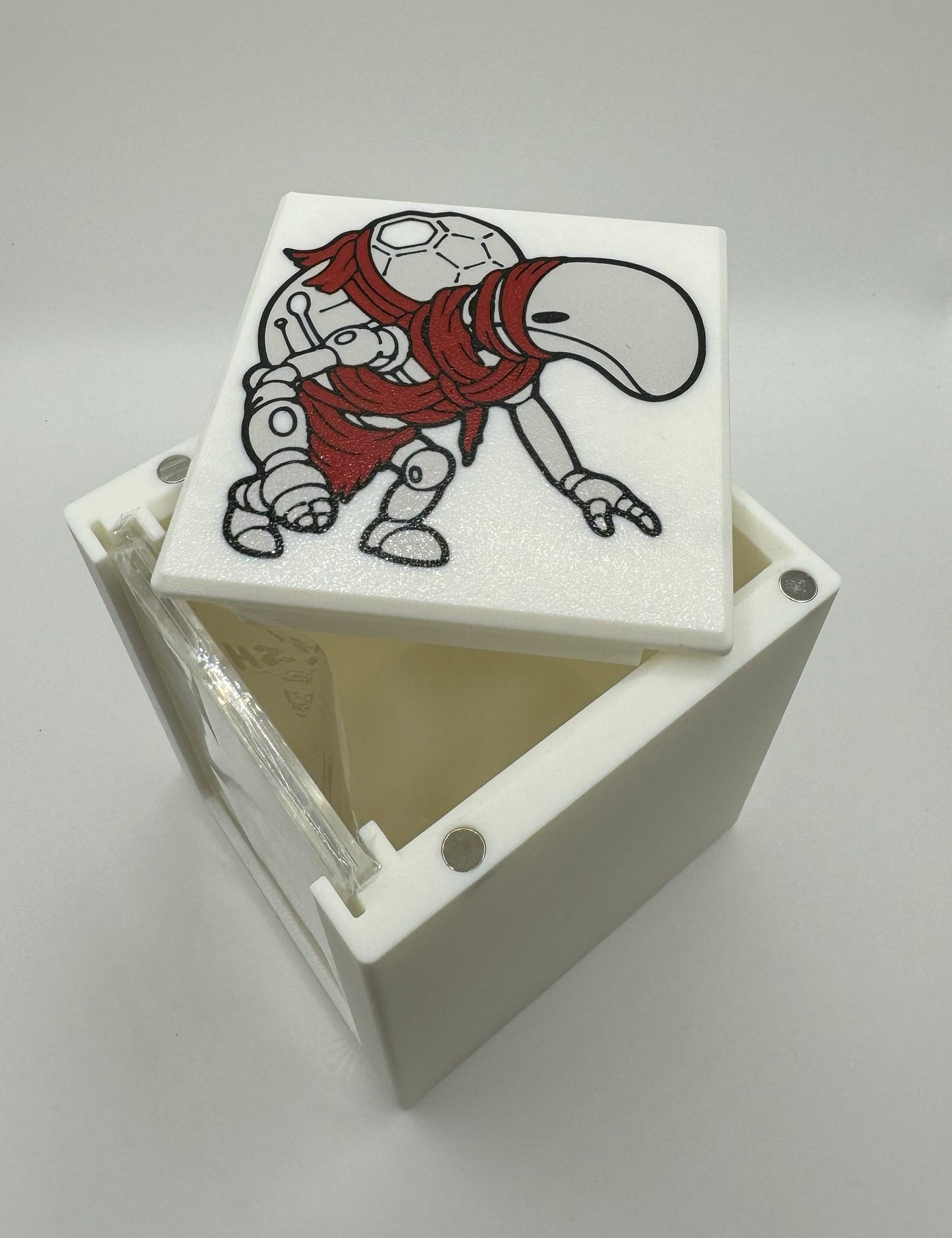 Urtet, Remnant of Memnarch - Magnetic Commander Showcase Deck Box