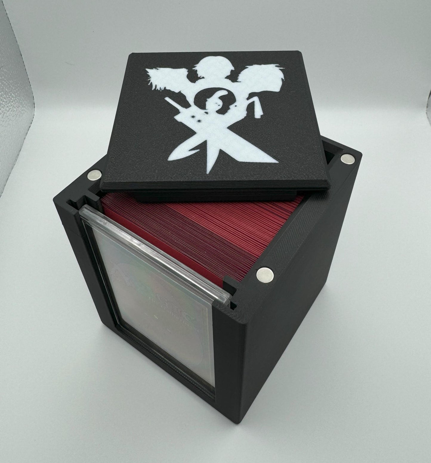 Final Fantasy Hero's - Magnetic Commander Showcase Deck Box
