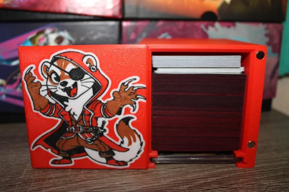 The Infamous Cruelclaw - Magnetic Commander Showcase Deck Box