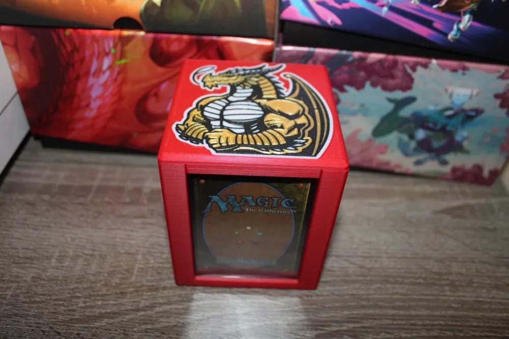 Dragon Theme - Magnetic Commander Showcase Deck Box