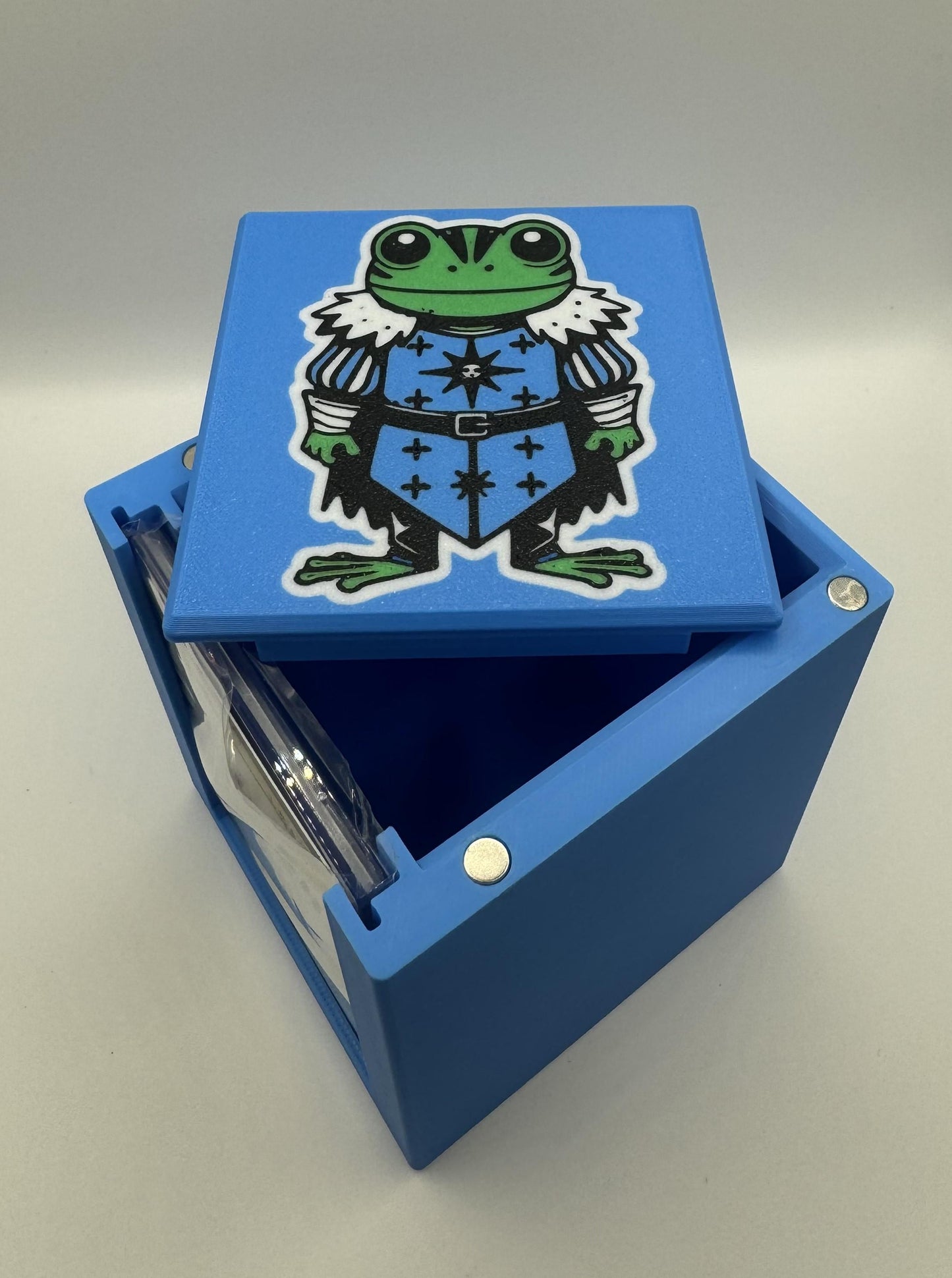 Flubs, The Fool - Magnetic Commander Showcase Deck Box