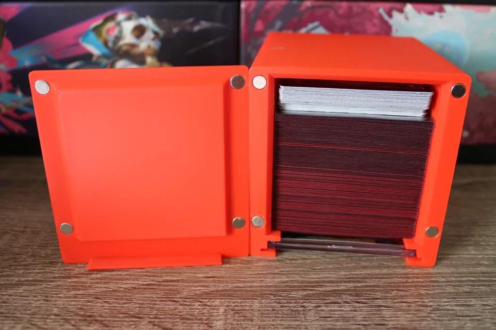 Yurlock of Scorch Thrash - Magnetic Commander Showcase Deck Box