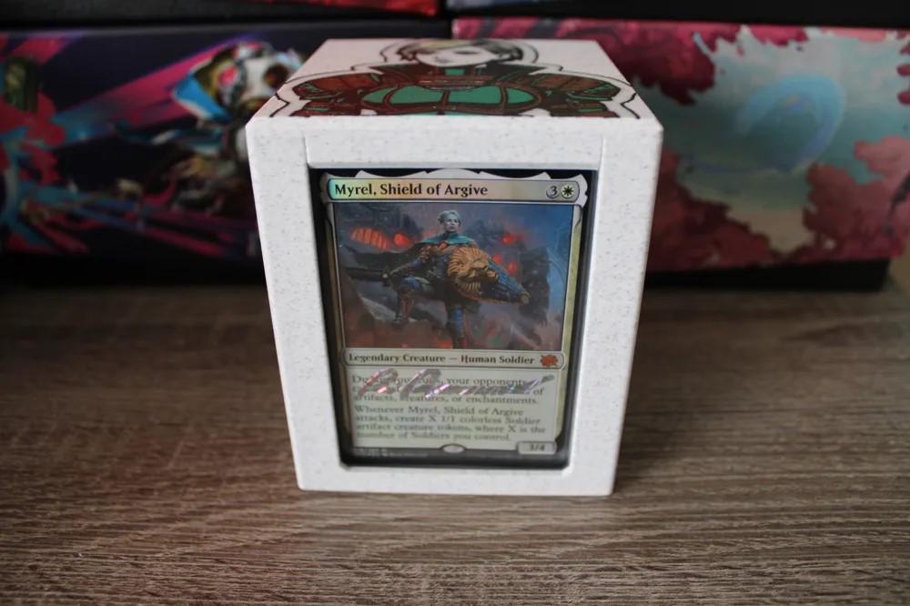 Myrel, Shield of Argive - Magnetic Commander Showcase Deck Box