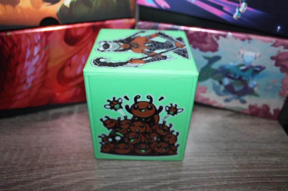 Izoni - Magnetic Commander Showcase Deck Box