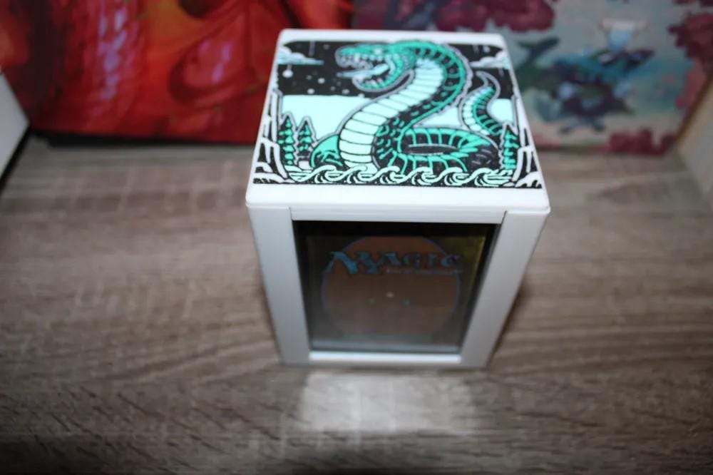 Koma, Cosmos Serpent - Magnetic Commander Showcase Deck Box