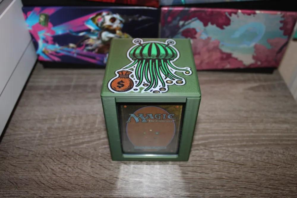 Gluntch, the Bestower - Magnetic Commander Showcase Deck Box