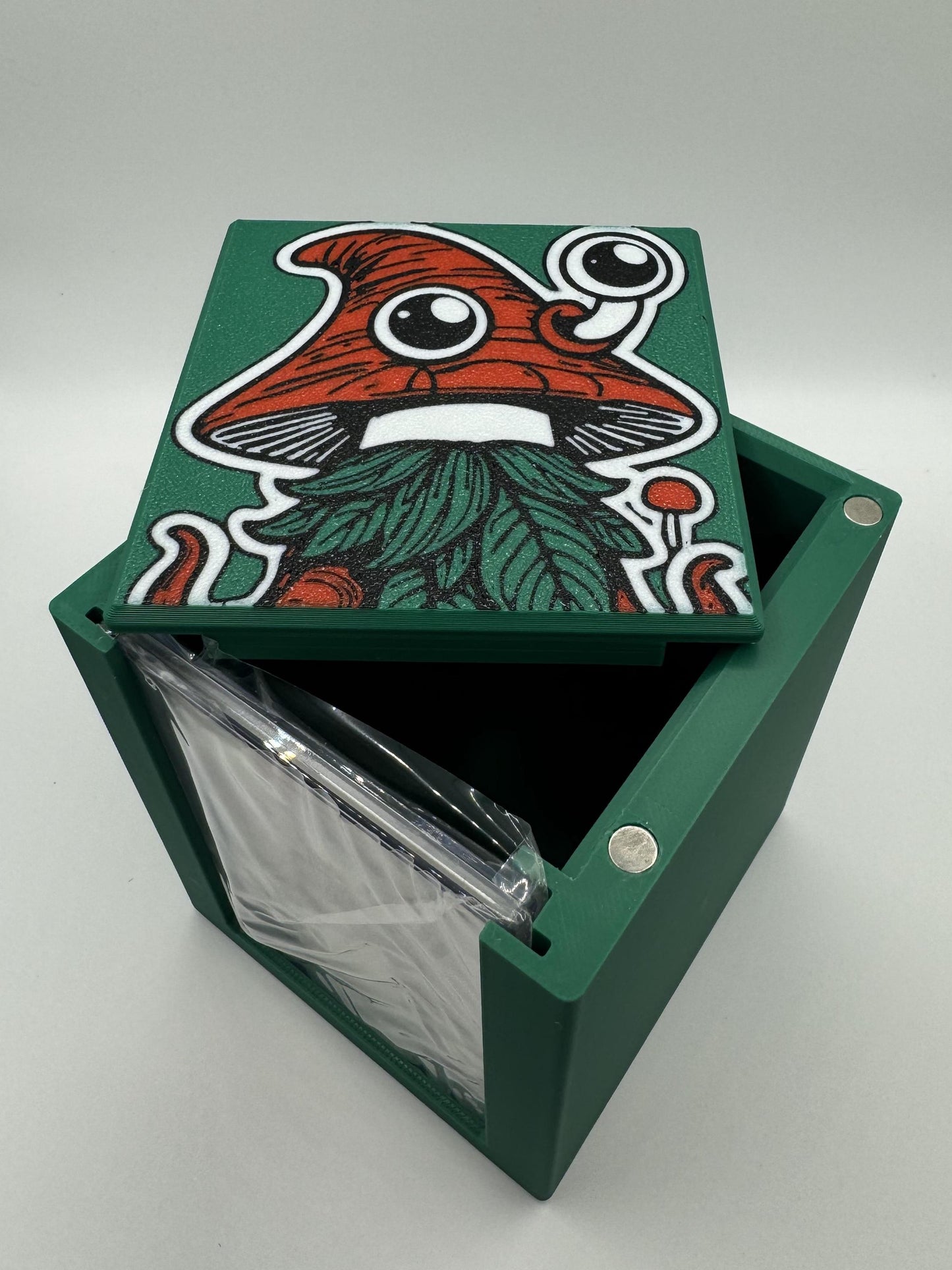Shroofus Sproutsire - Magnetic Commander Showcase Deck Box