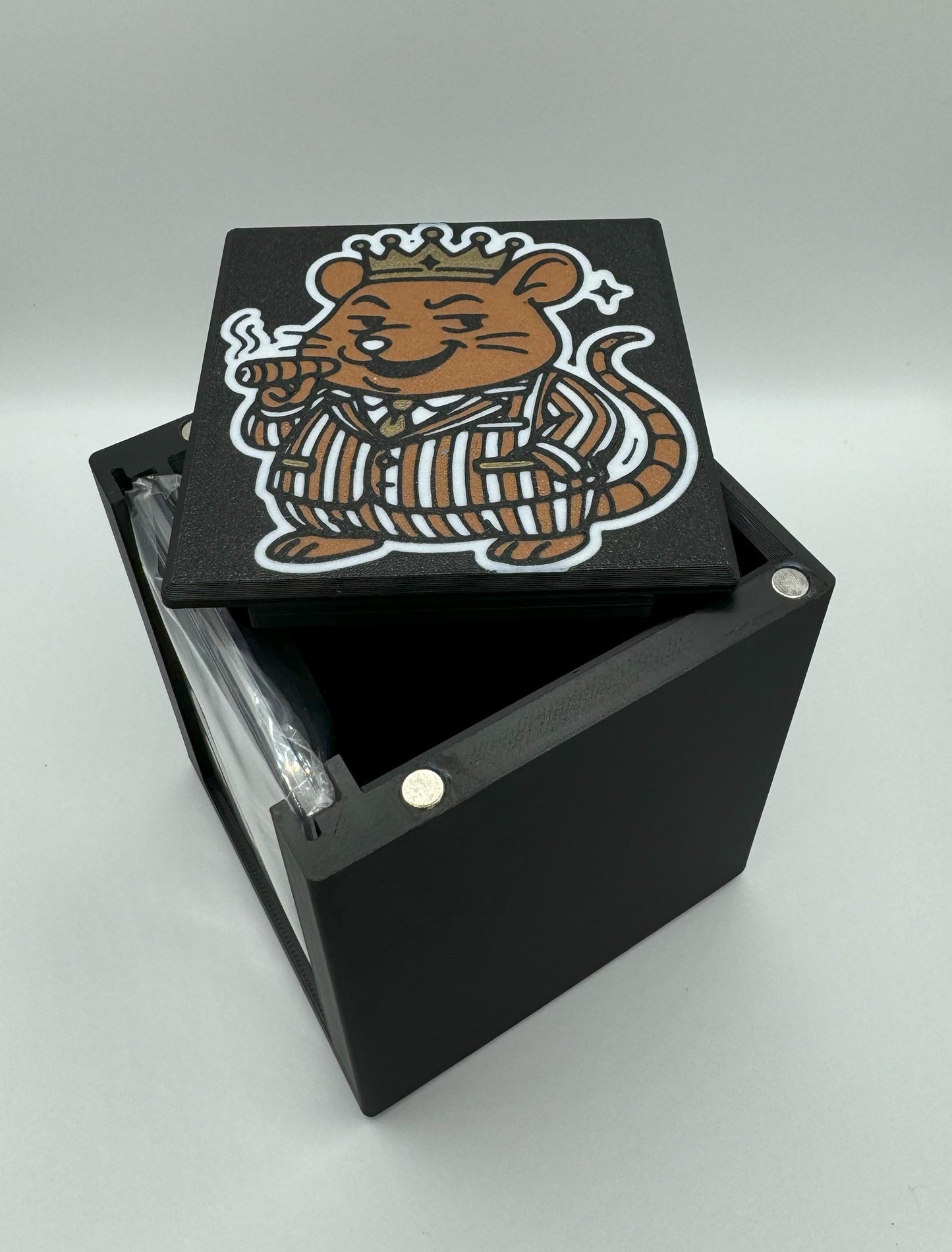 Fat Rat - Magnetic Commander Showcase Deck Box