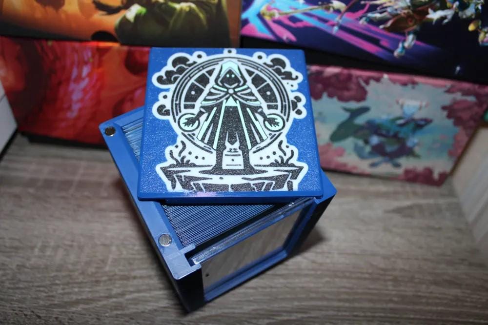 Jace Beleren - Magnetic Commander Showcase Deck Box