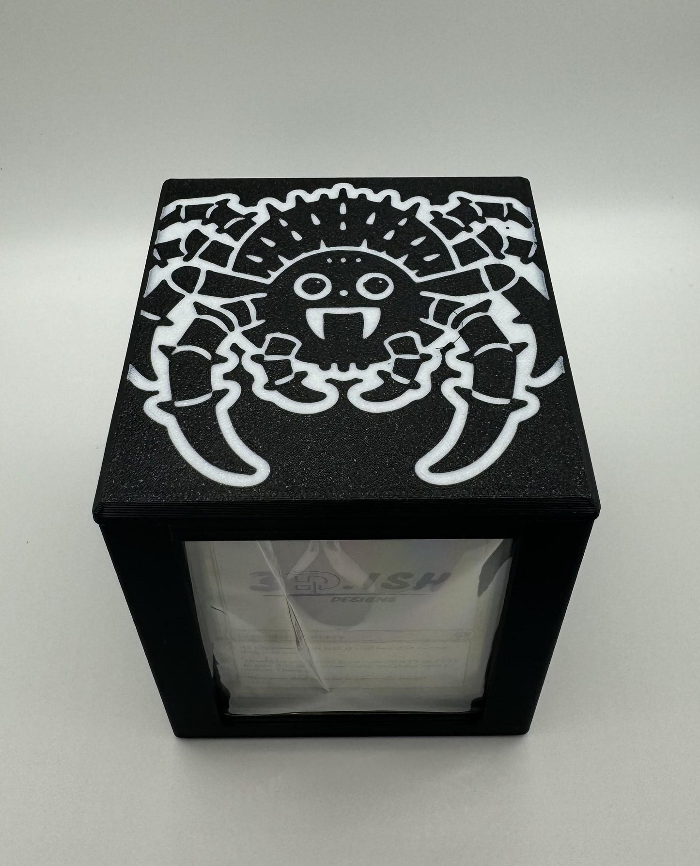 Shelob - Magnetic Commander Showcase Deck Box