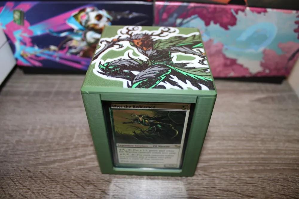 Rhys the Redeemed - Magnetic Commander Showcase Deck Box
