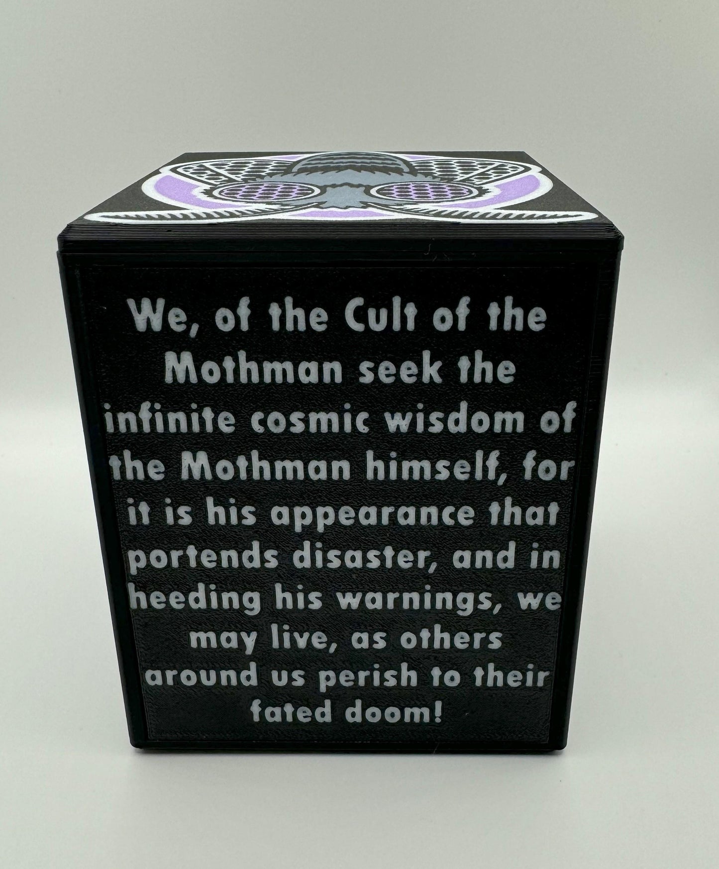 The Wise Mothman - Magnetic Commander Showcase Deck Box