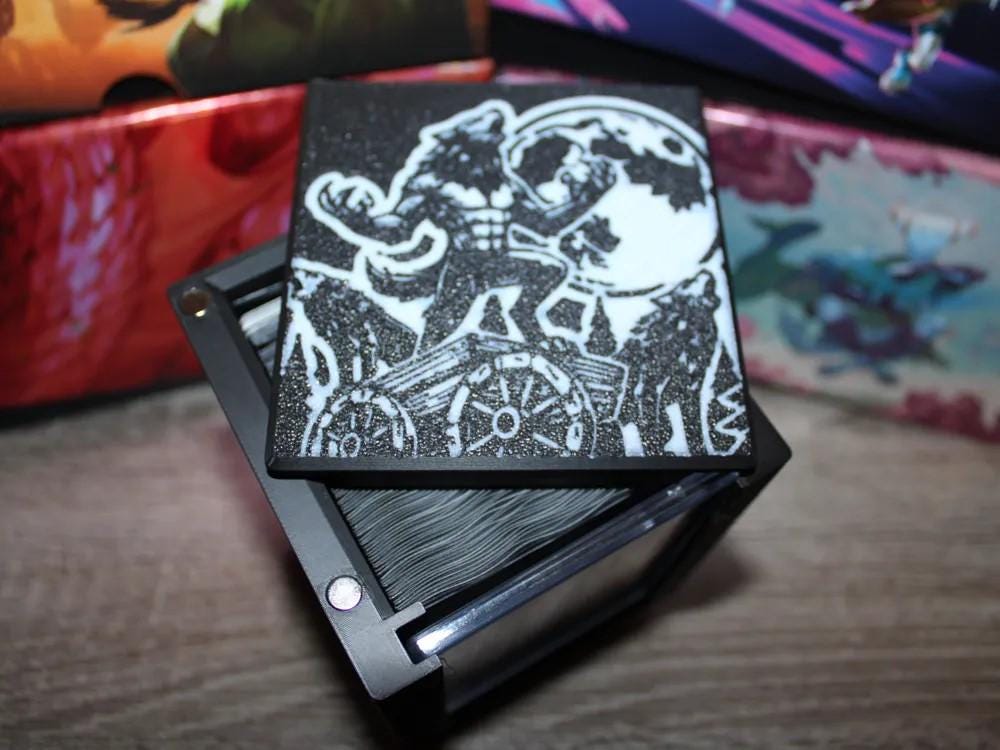 Tolovar, Dire Overlord - Magnetic Commander Showcase Deck Box