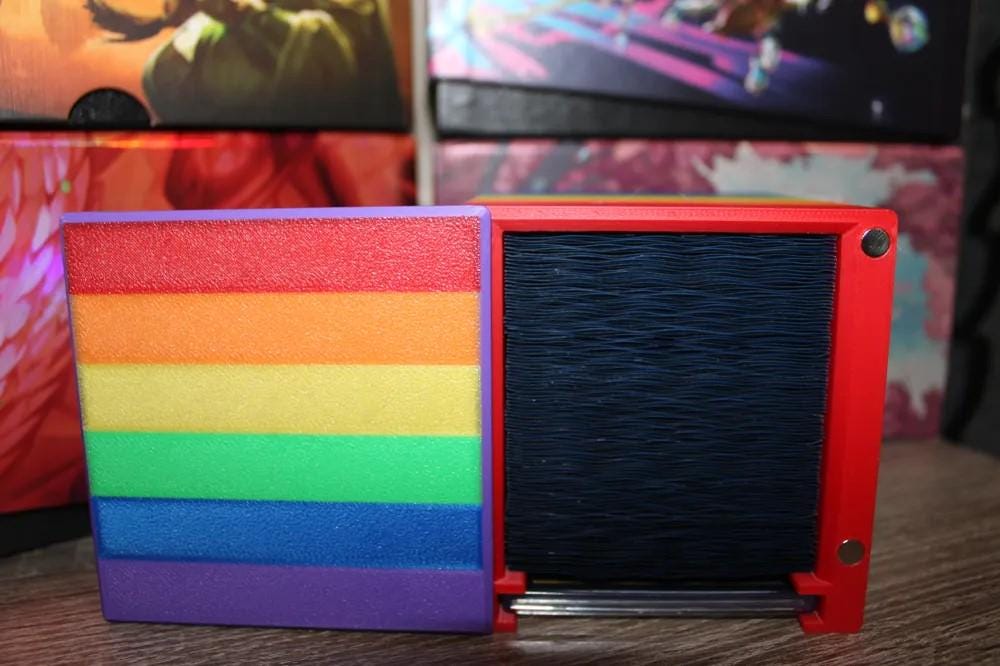 PRIDE - Magnetic Commander Theme Deck Box