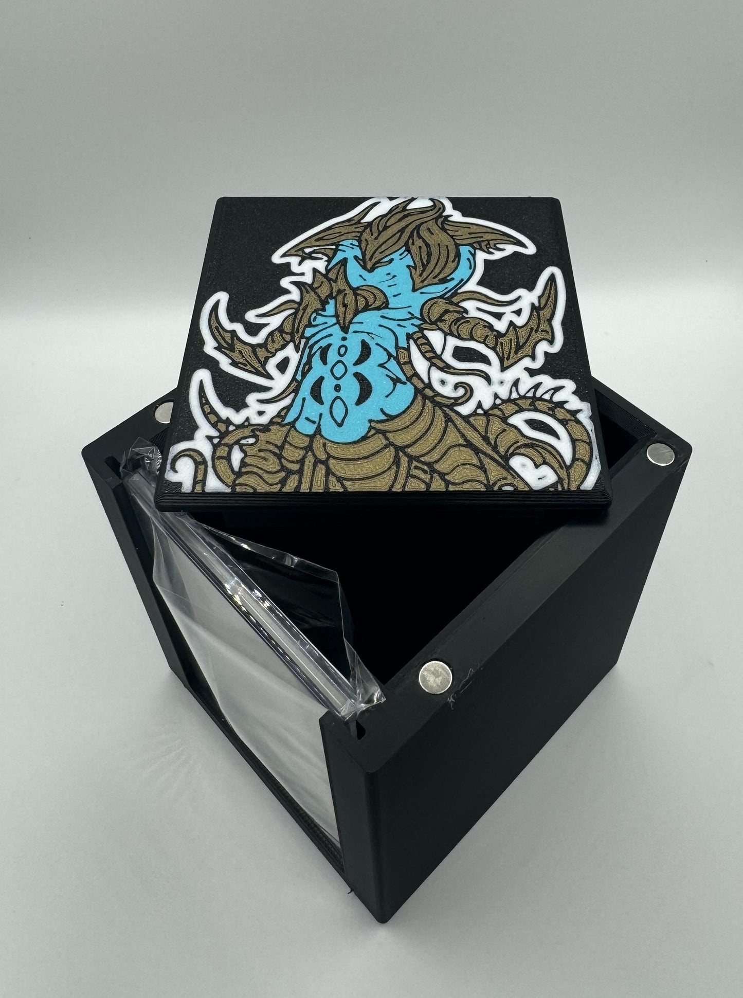 Sliver Hivelord - Magnetic Commander Showcase Deck Box