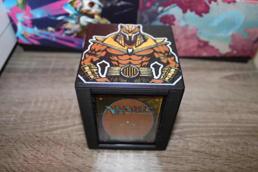 Ketramose, the New Dawn - Magnetic Commander Showcase Deck Box