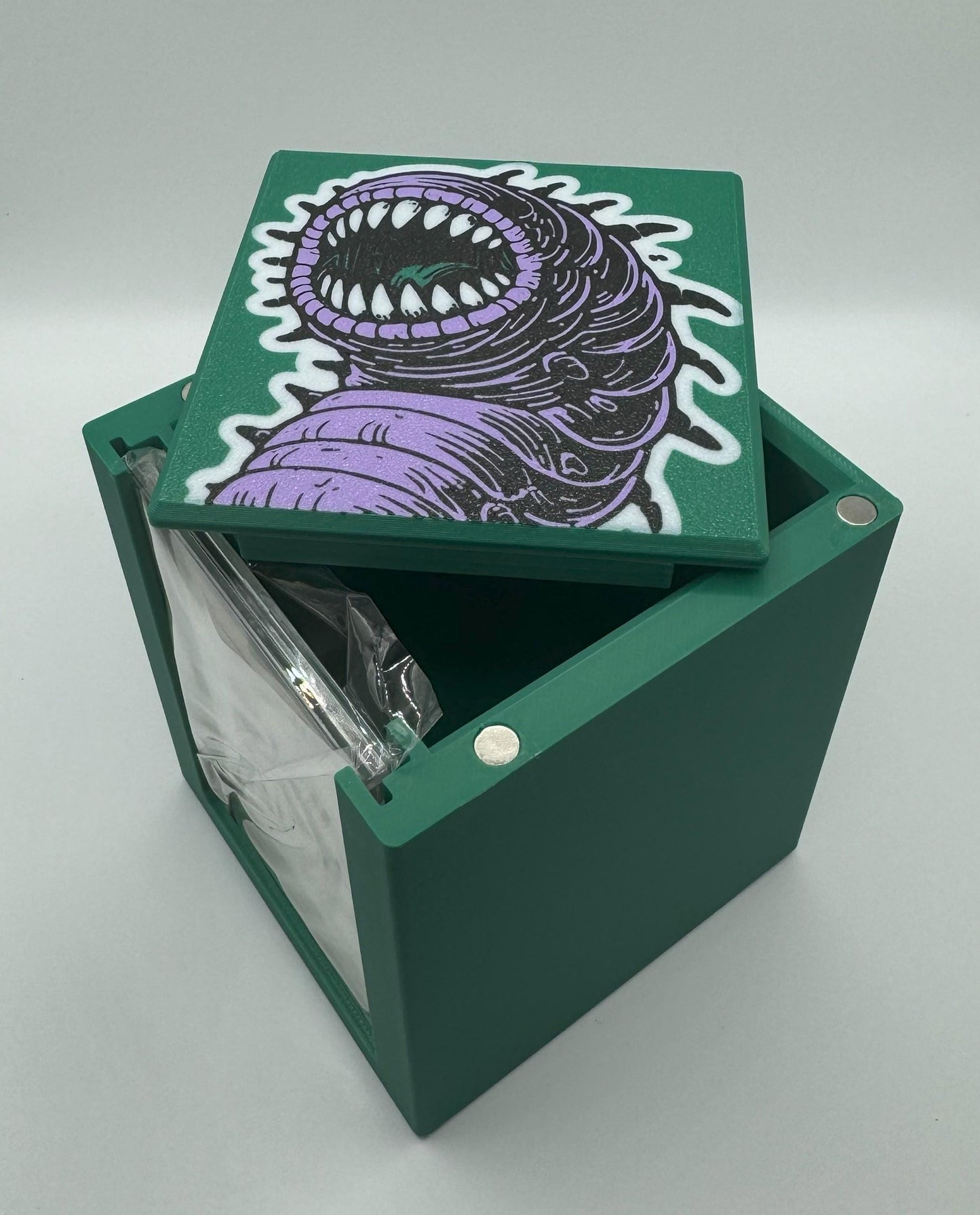 Wurm Theme - Magnetic Commander Showcase Deck Box