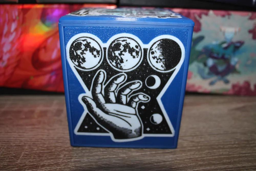 Jace Beleren - Magnetic Commander Showcase Deck Box