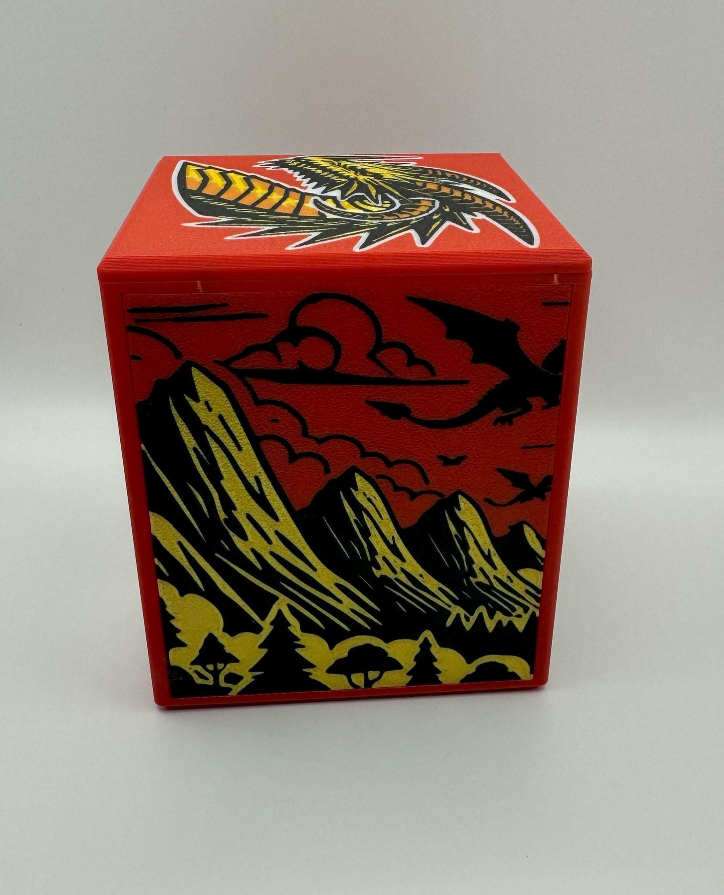 Ur-Dragon - Magnetic Commander Showcase Deck Box