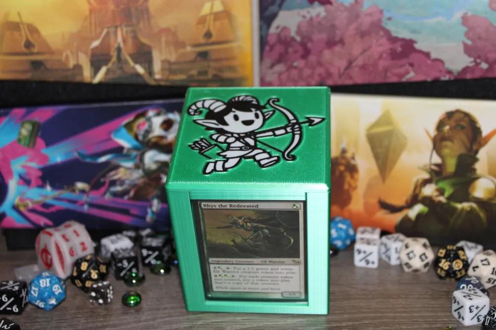 Chibi Rhys the Redeemed - Magnetic Commander Showcase Deck Box