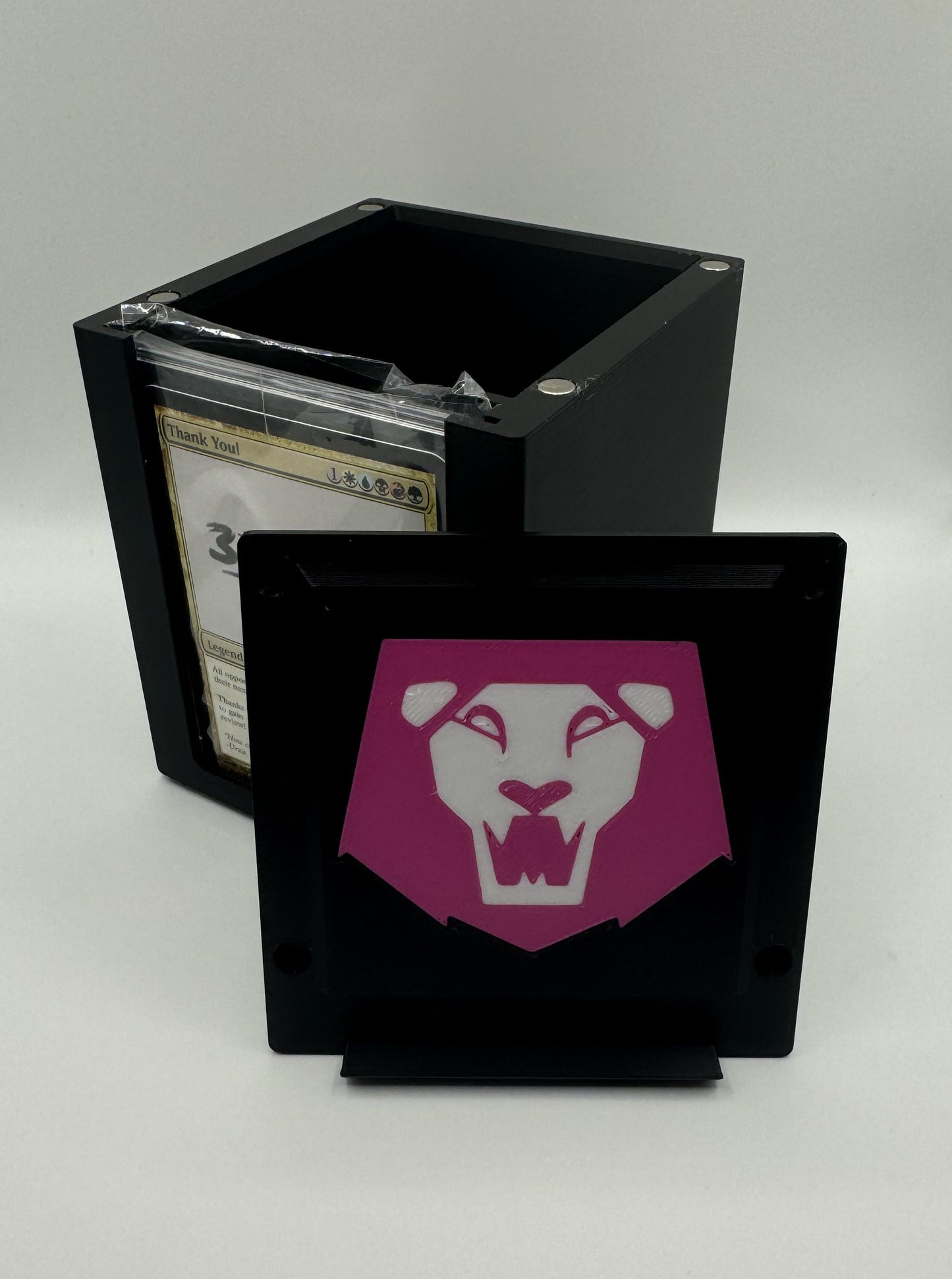 HUNTRIX // K-Pop Demon Hunters - Magnetic Commander Showcase Deck Box
