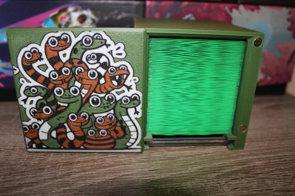 Snake Theme - Magnetic Commander Showcase Deck Box