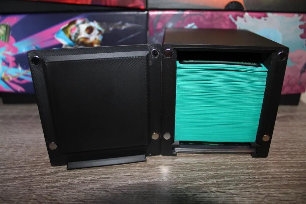 Eldritch Theme - Magnetic Commander Showcase Deck Box