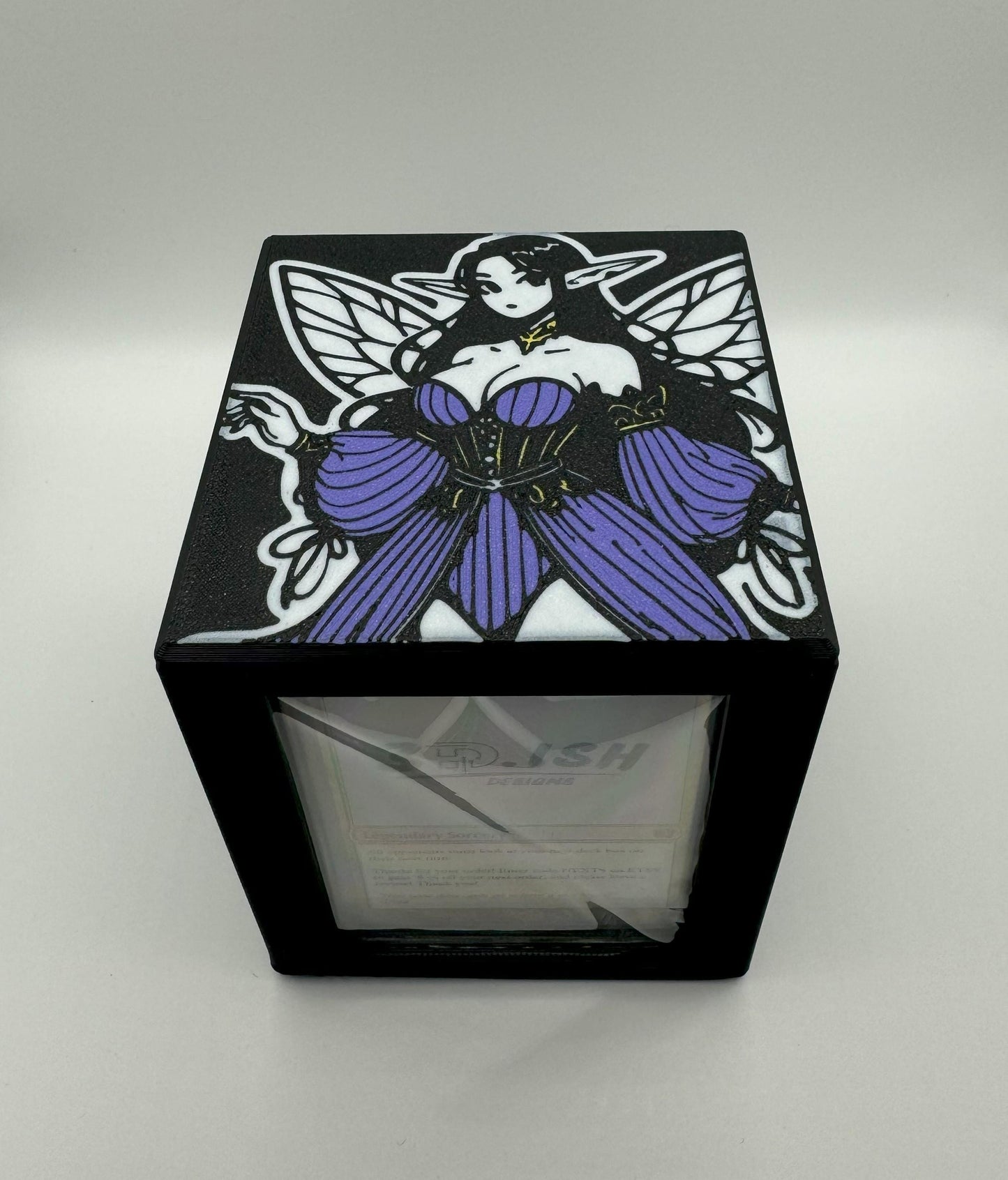 Alela, Artful Provocateur - Magnetic Commander Showcase Deck Box
