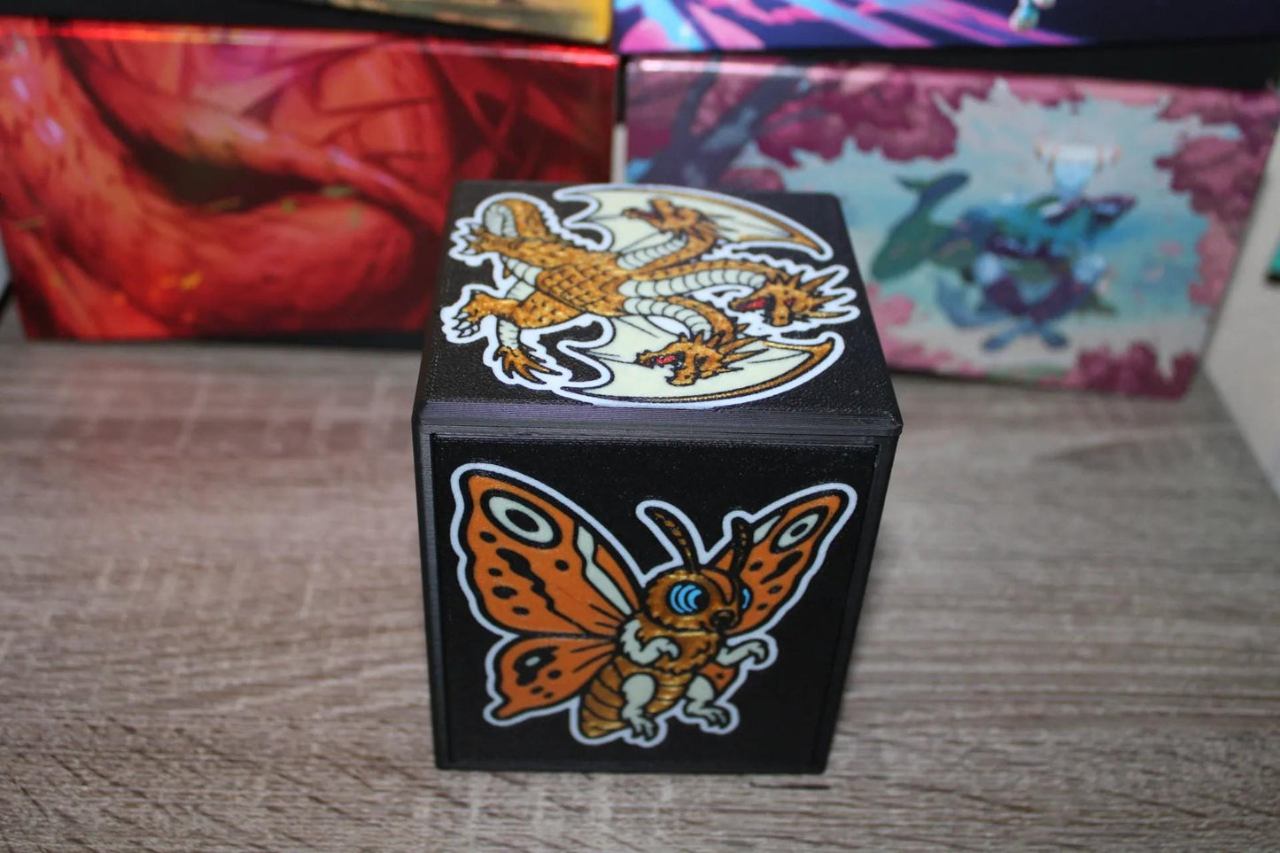 Ghidorah, King of the Cosmos - Magnetic Commander Showcase Deck Box