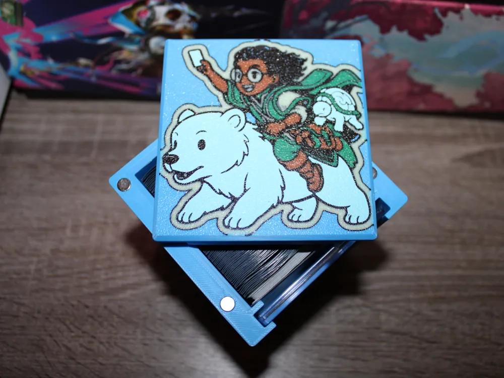 Minn, Wily Illusionist - Magnetic Commander Showcase Deck Box